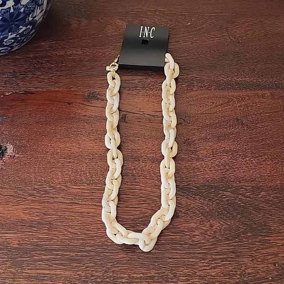 INC INTERNATIONAL CONCEPTS Large Ivory Link Resin Statement Necklace, 23" - Picture 1 of 4